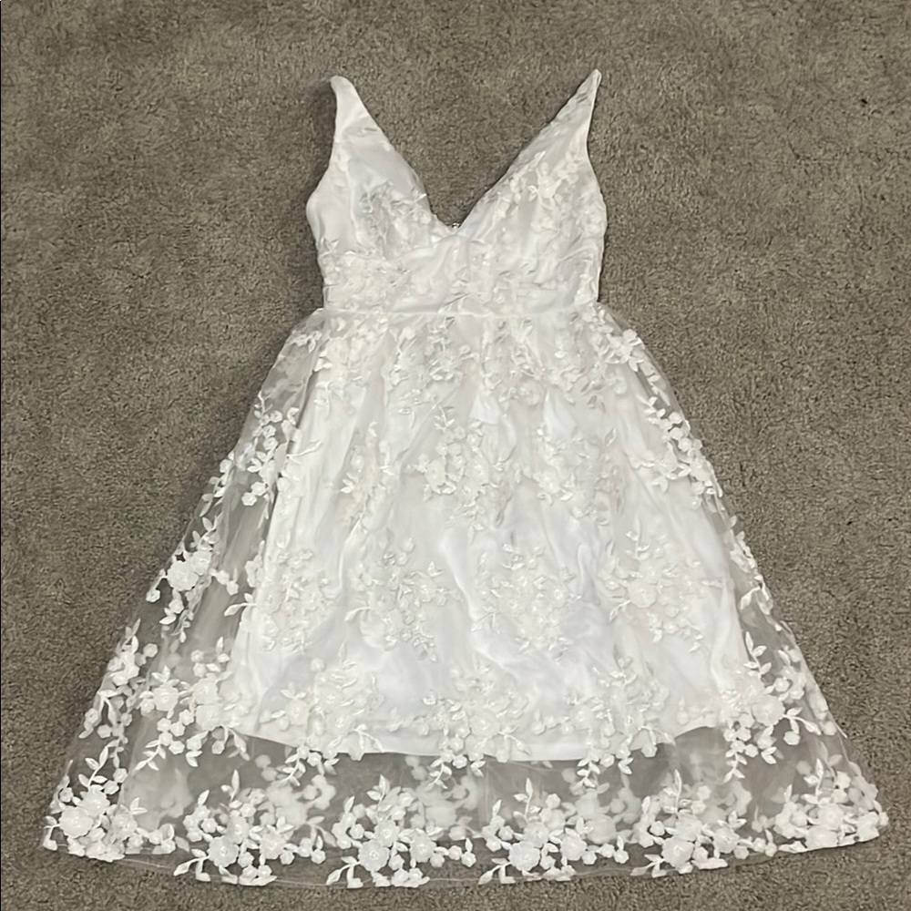 Elegant White Floral Dress